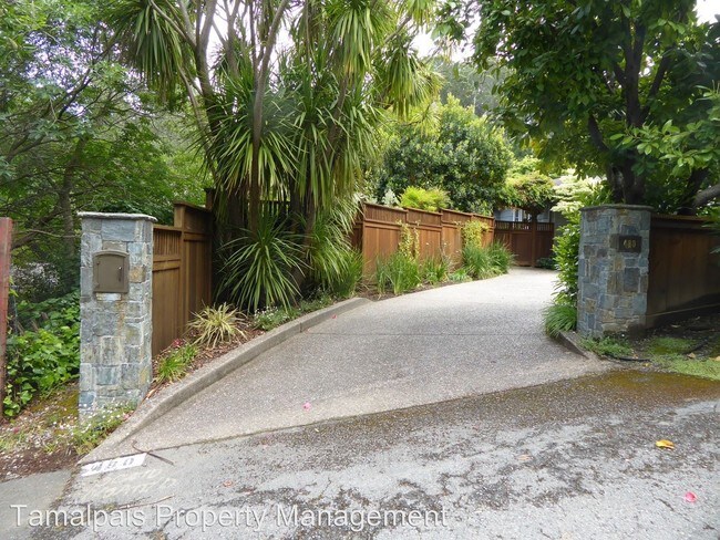 Building Photo - 4 br, 2.5 bath House - 480 Montecito Ave
