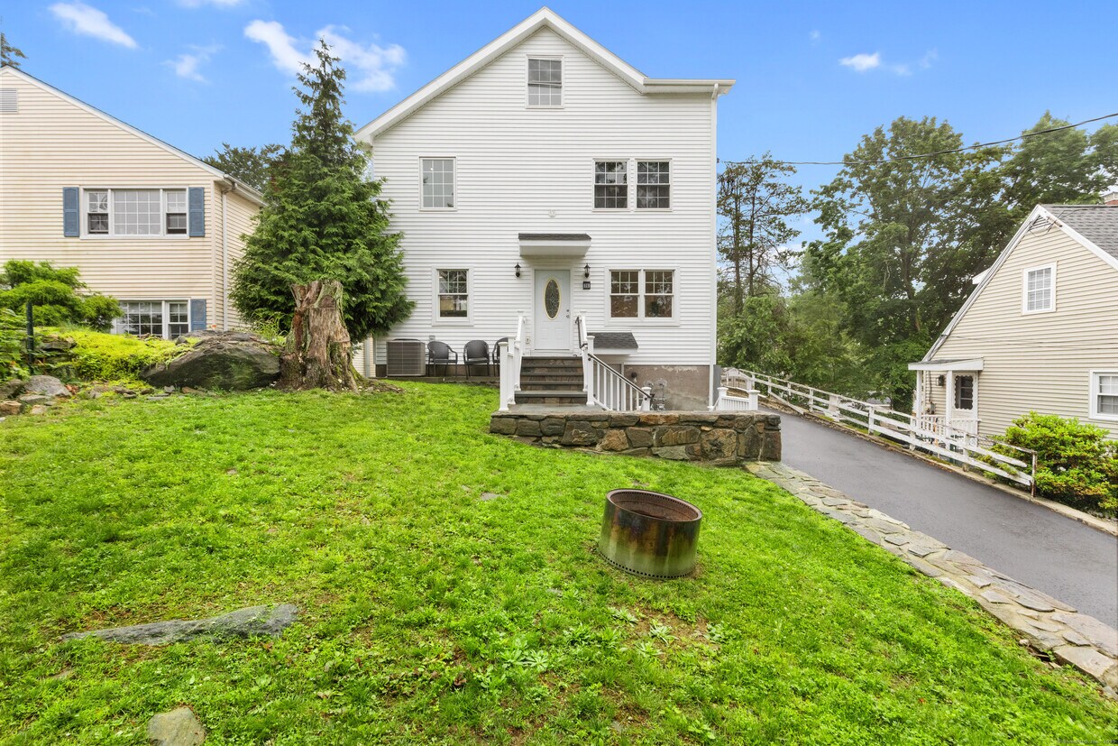 Foto principal - 75 Coolidge Ave