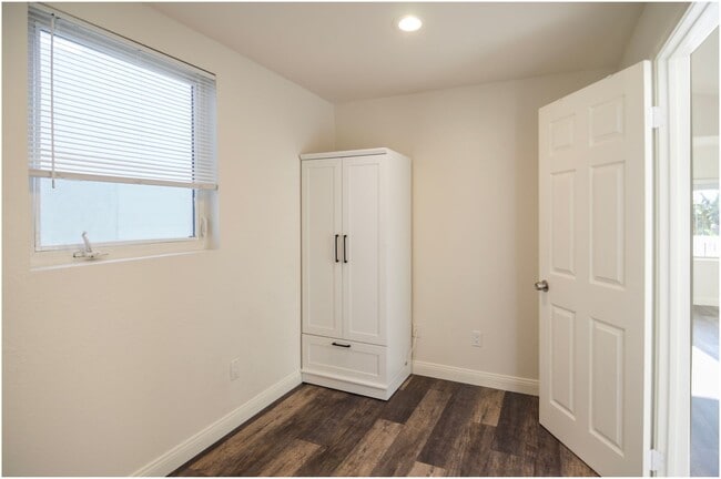 Building Photo - 31725 Virginia Way