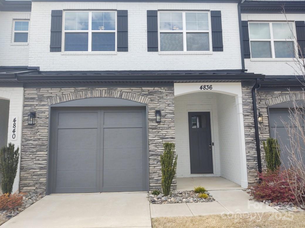 Foto principal - 4836 Blanchard Wy