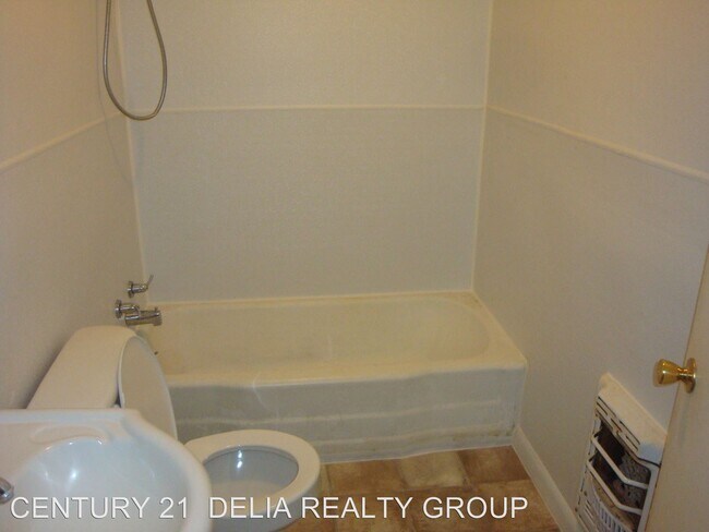 Foto del edificio - 3 br, 1 bath House - 1011 Harvey St