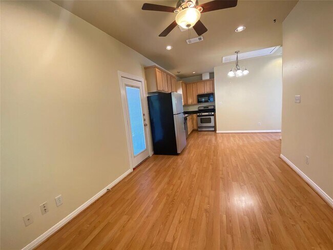 Foto del edificio - 5502 Evans Ave