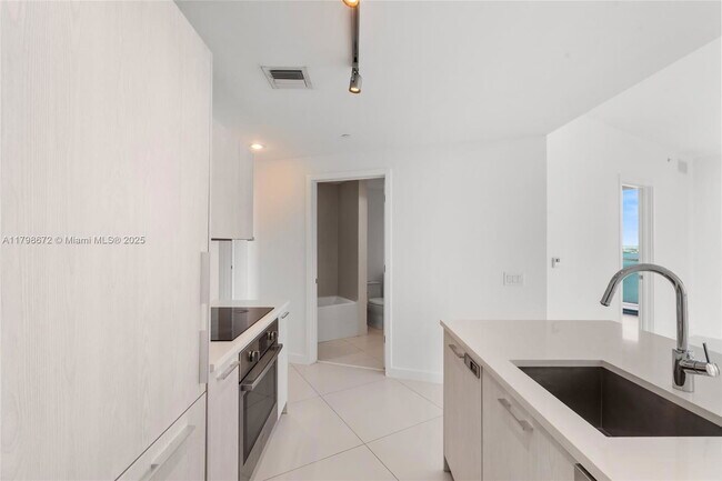 Foto del edificio - 501 NE 31st St