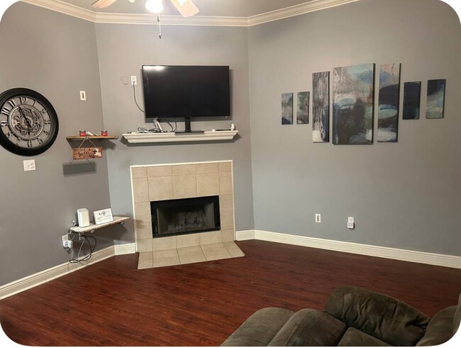 Building Photo - 9455 Pecan Tree Dr