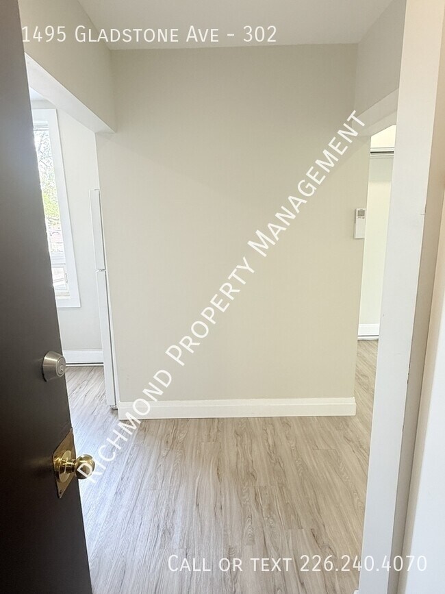 Photo du bâtiment - 1495 Gladstone Ave