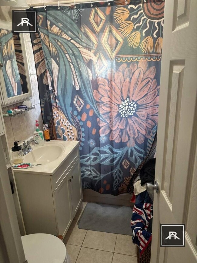 Building Photo - 1 bedroom in Newton MA 02459