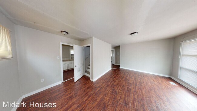 Foto del edificio - 4 br, 1 bath House - 510 W 51st Street