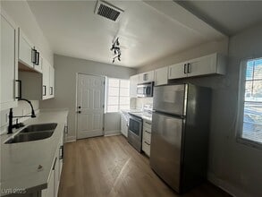 Building Photo - 1626 Thelma Ln