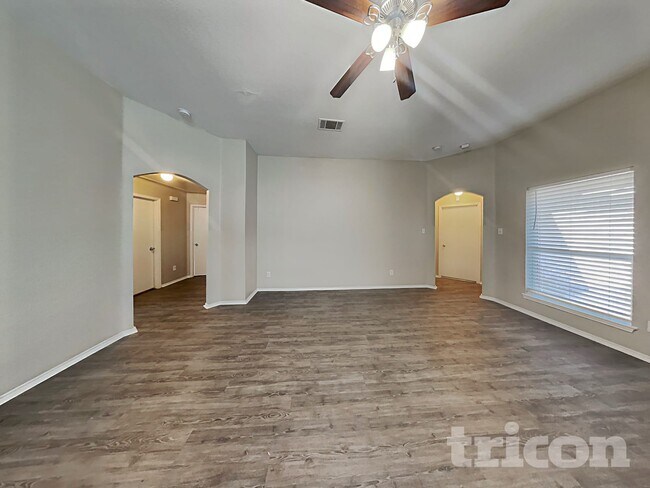 Building Photo - 1563 Nottingham Dr