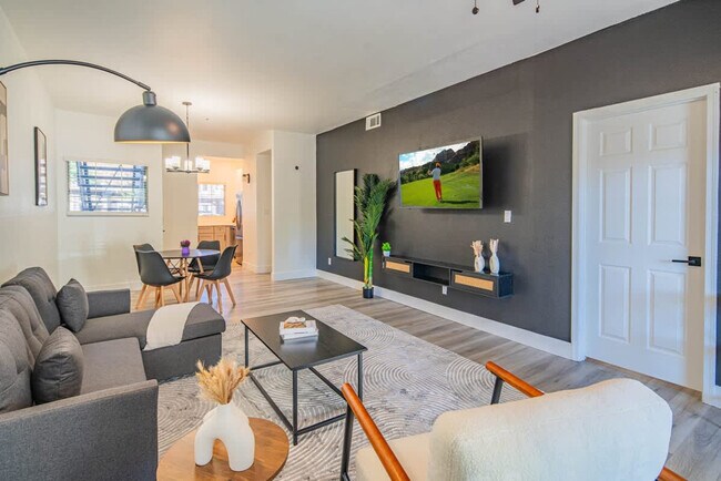 Foto del edificio - 7900 E Princess Dr