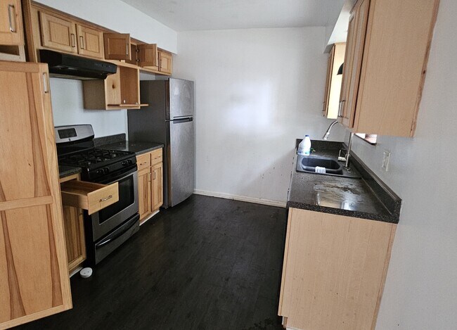 Foto del edificio - 3303 Roaming Woods Ln