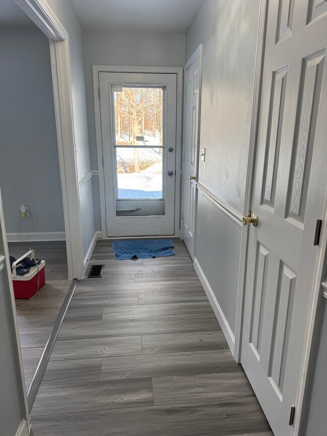 Foto del edificio - 8208 Sleepy Hollow Dr