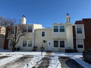 Building Photo - 1403 E Wyndham Cir