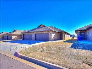 Building Photo - 820 Aspen Dr