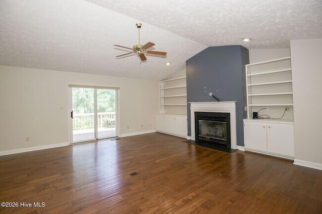 Foto del edificio - 1205 Greenbriar Dr