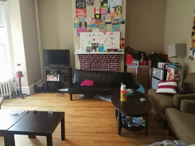 Building Photo - 1570 Walnut St