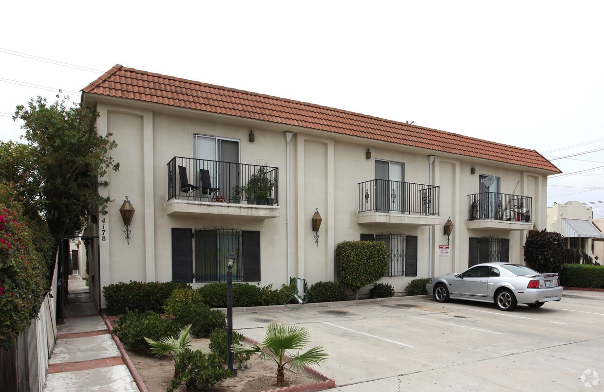 Primary Photo - Cota Arms Apartments