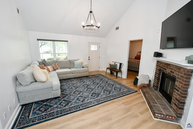 Building Photo - 107 Molland Dr