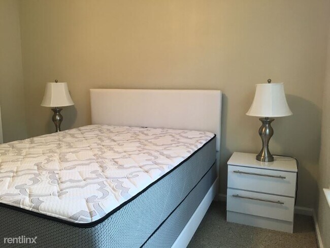Building Photo - 1 br, 1 bath Condo - 4700 S Dale Mabry