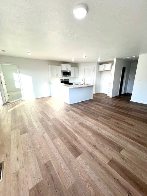 Open Concept Living Room/Kitchen - 478 Lennox Blvd