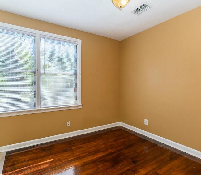 Building Photo - 5523 Minosa Cir E