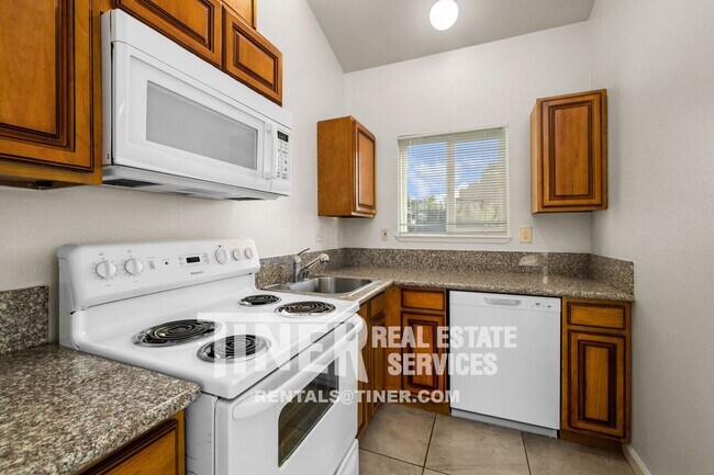 Building Photo - Spacious 1 Bedroom