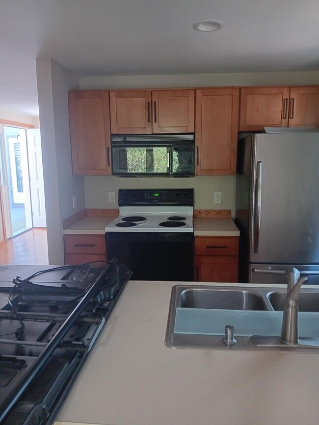 Building Photo - 21 Glengarry Dr