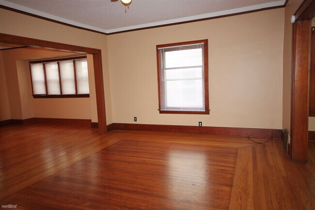Building Photo - 4 br, 2 bath House - 802 Davis St Availabl...