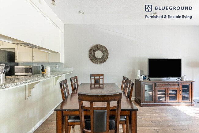 Foto del edificio - 929 E El Camino Real