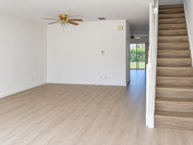 Building Photo - 798 Summit Lake Dr