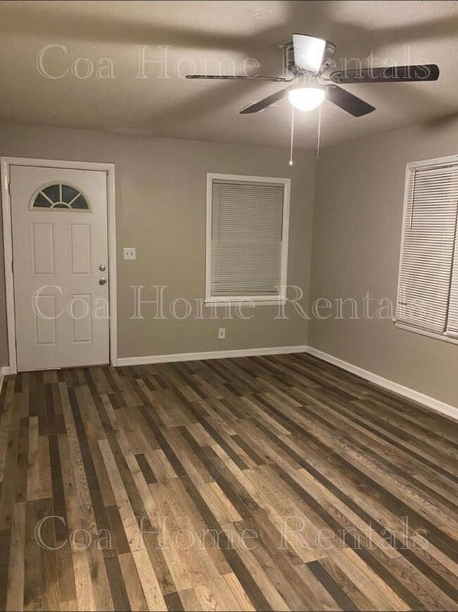 Building Photo - North East duplex