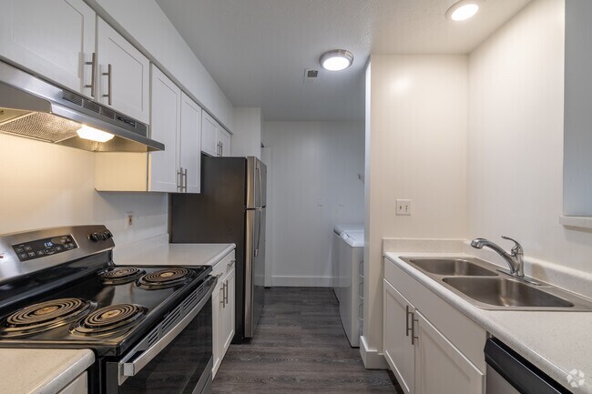 1HAB, 1BA - 700ft² - Cocina - Lighthouse Estates