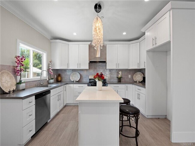 Building Photo - 13952 Bessemer St