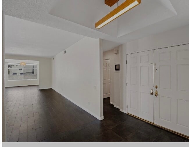 Building Photo - 4313 Van Nuys Blvd
