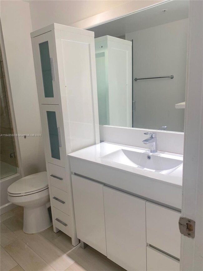 Building Photo - 2 bedroom in Aventura FL 33180