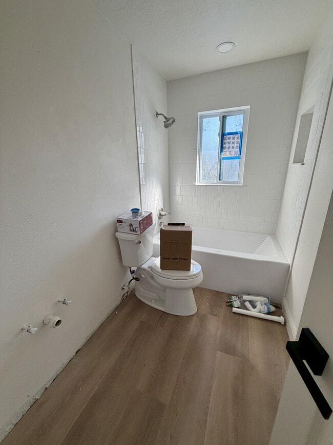 Foto del edificio - 725 Merrimac Dr