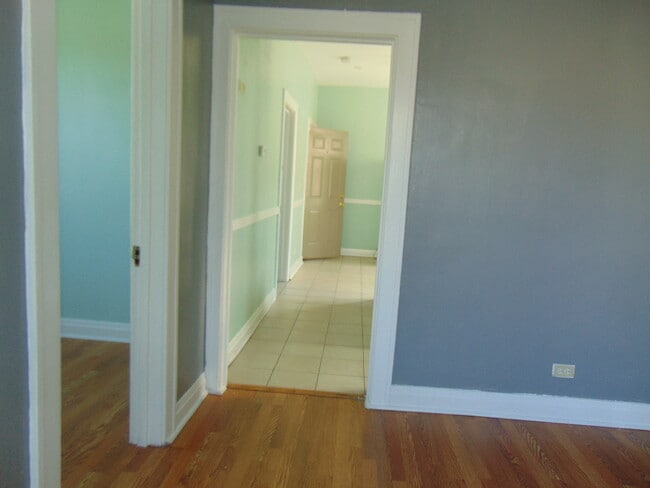 Building Photo - 8353 S Brandon Ave