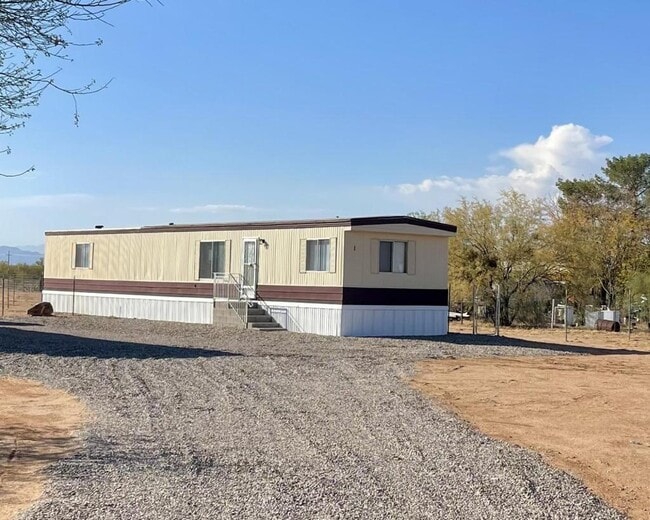 Building Photo - 16501 W Dubois Rd