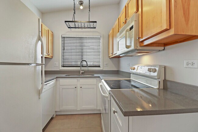 Building Photo - 417 Berkshire Dr