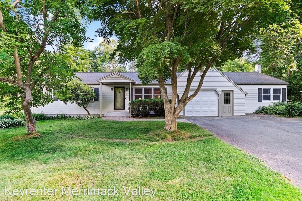 Primary Photo - 3 br, 2 bath House - 3 Crown Road