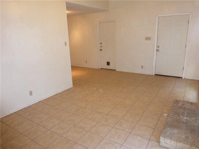 Foto del edificio - 7208 Lilac Ln