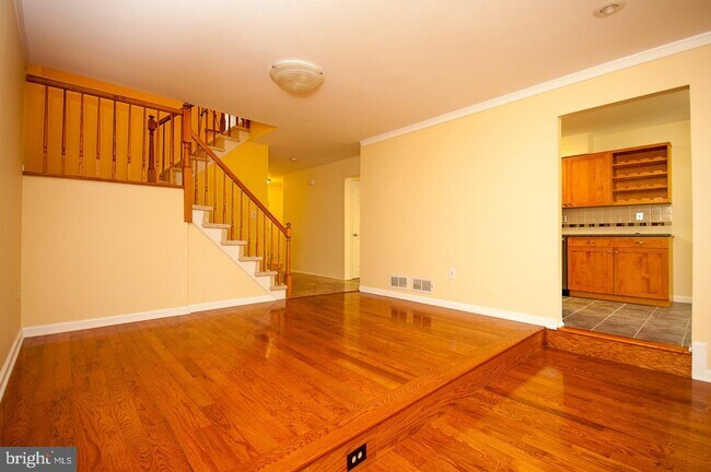 Building Photo - 22 Manor Dr