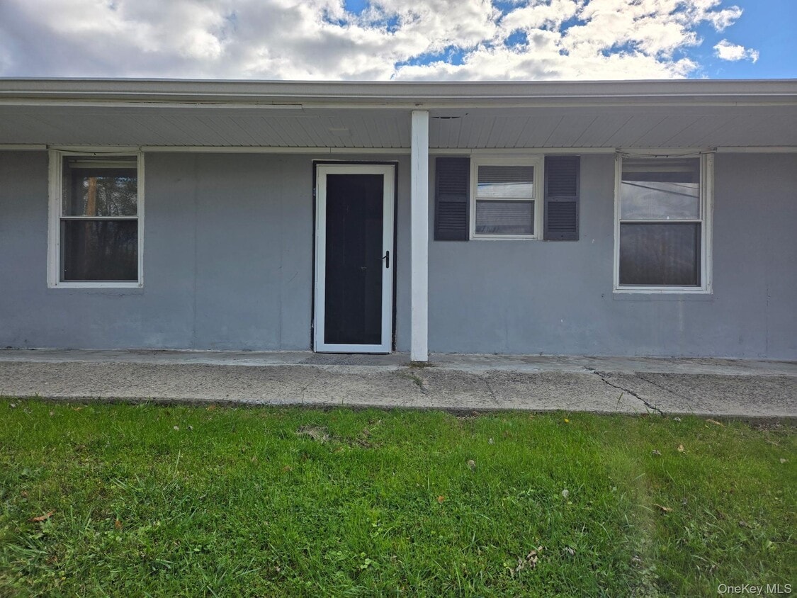 Foto principal - 41 Sunny Acres Rd