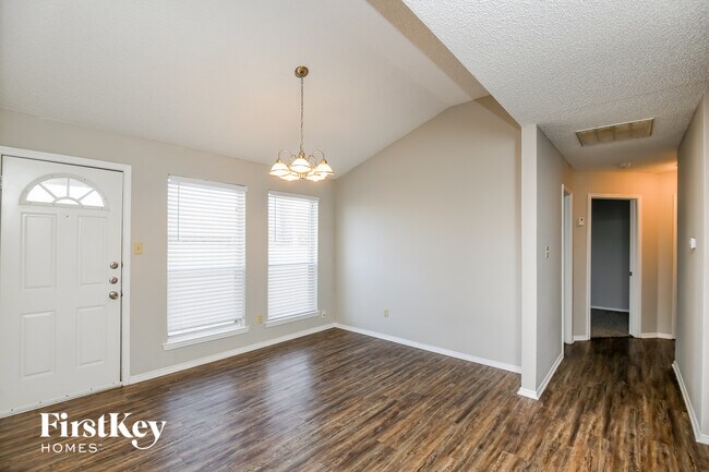 Foto del edificio - 10913 Ives St