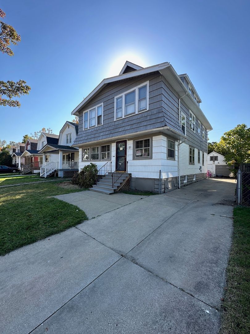 1462 E 175th St Cleveland, OH 44110 – photo 1