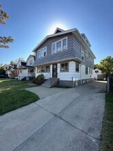 Building Photo - 1462 E 175th St