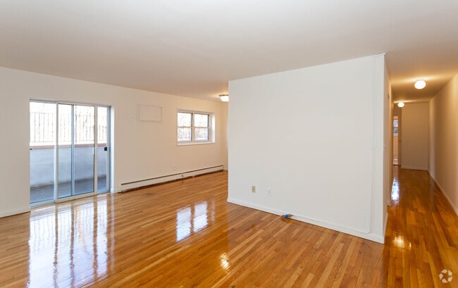 Sala de estar y comedor - Jasontown II Apartments