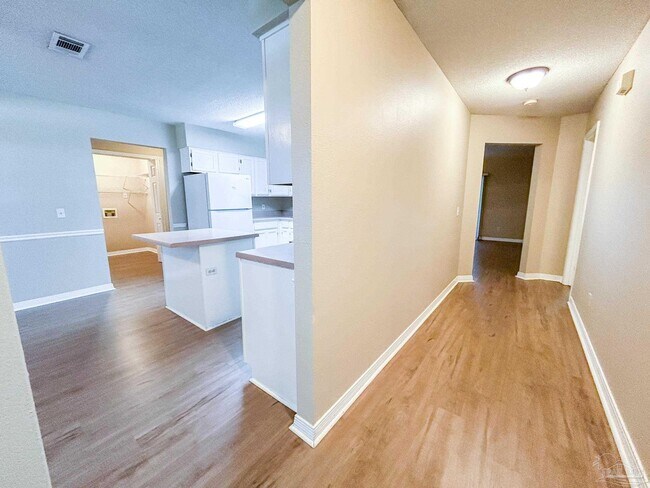 Foto del edificio - 1415 Tender Oaks Ln