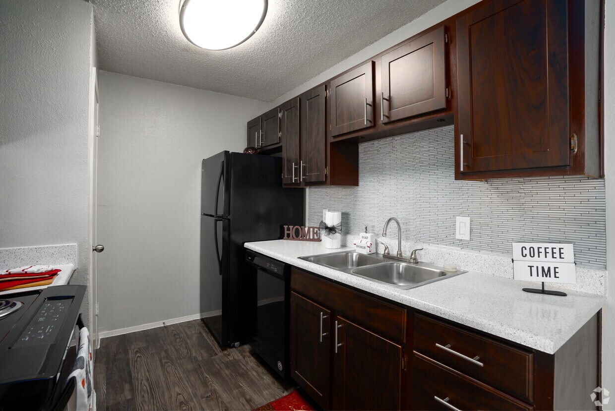 Arbors Of Burleson Apartments in Burleson, TX