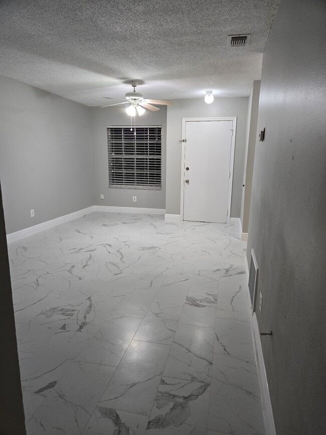 Building Photo - ALAFAYA 2 BEDROOM, 2 BATHROOM MULTIPLEX UNIT